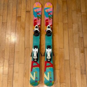 Elan Kids Skis with Red and Teal Design. Twin tip. 105 CM